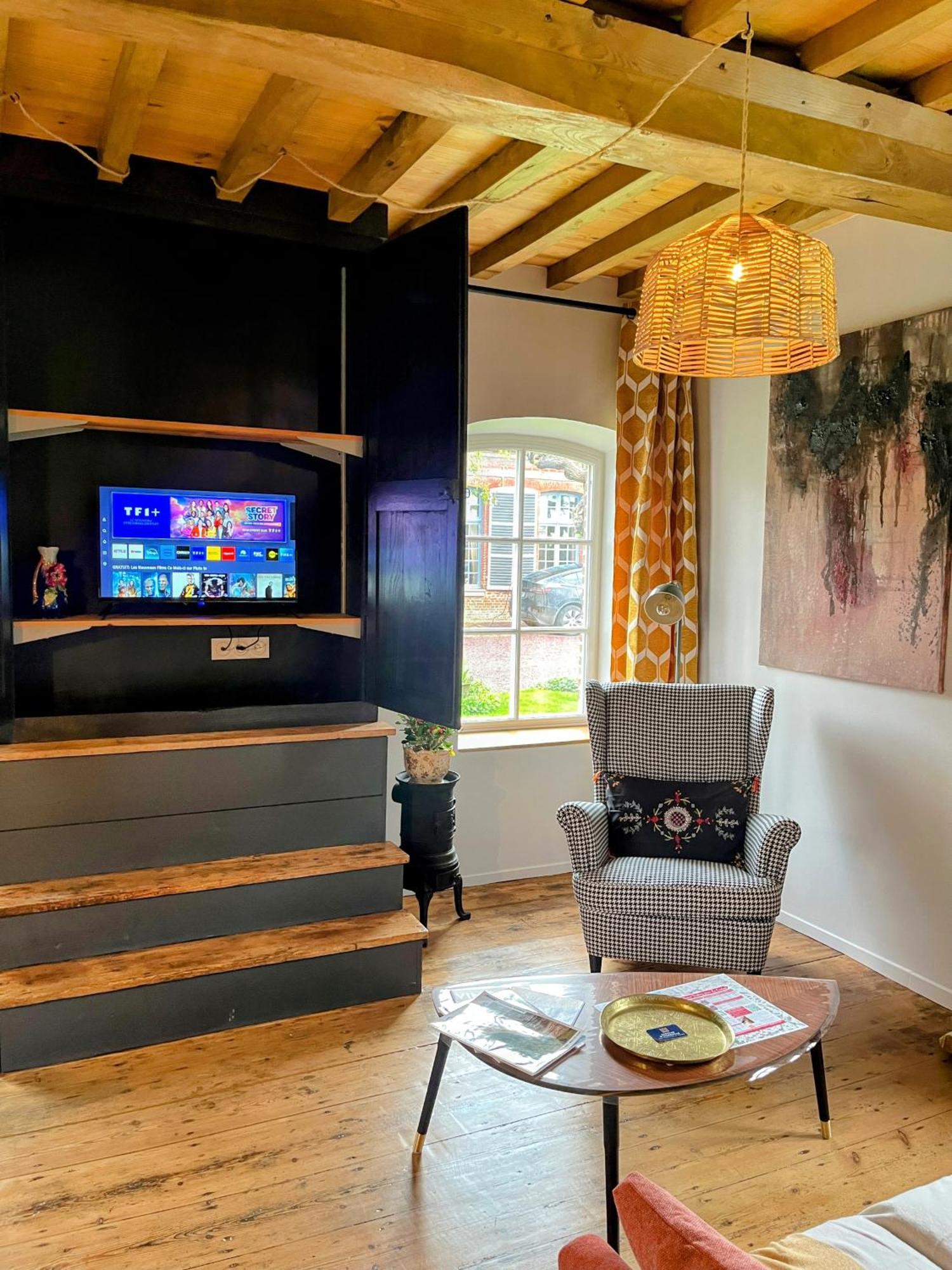 Chateau D'aigneville Bed & Breakfast